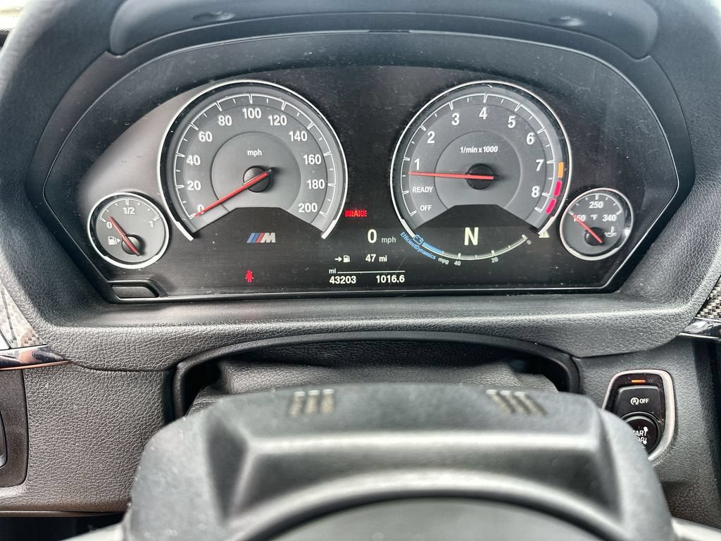 Used 2018 BMW M4 Convertible RWD image 30