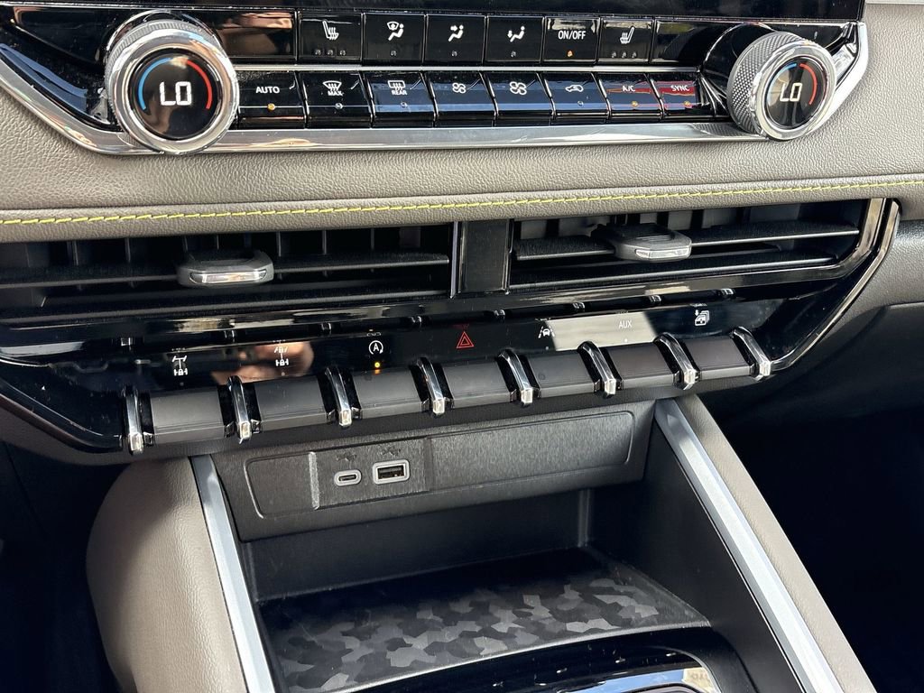 Certified 2024 Chevrolet Colorado ZR2 w/ Technology Package image 20