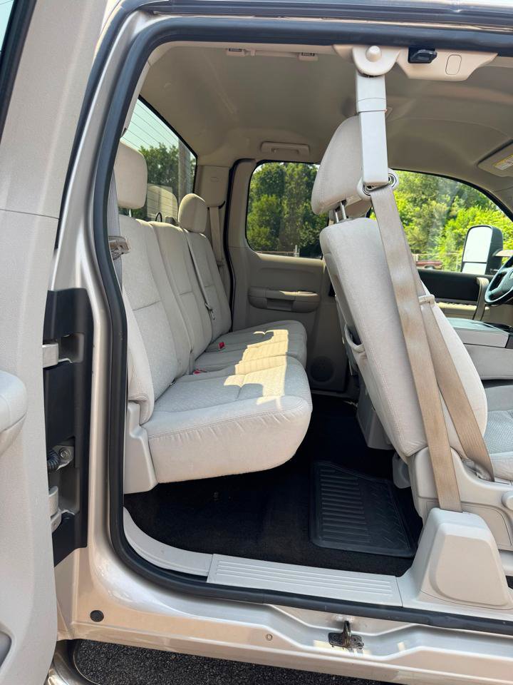 Used 2008 Chevrolet Silverado 2500 LT AWD/4WD image 18