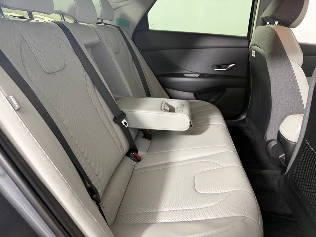 Used 2024 Hyundai Elantra Limited image 30