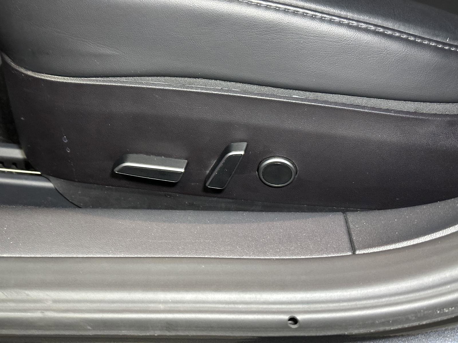 Used 2023 Tesla Model 3 Performance image 23