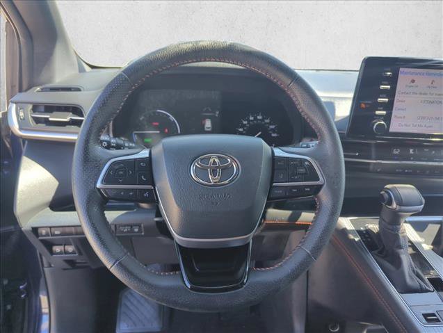 Used 2022 Toyota Sienna XSE FWD image 15