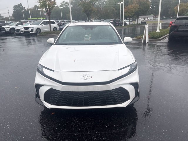 Used 2025 Toyota Camry SE FWD image 5