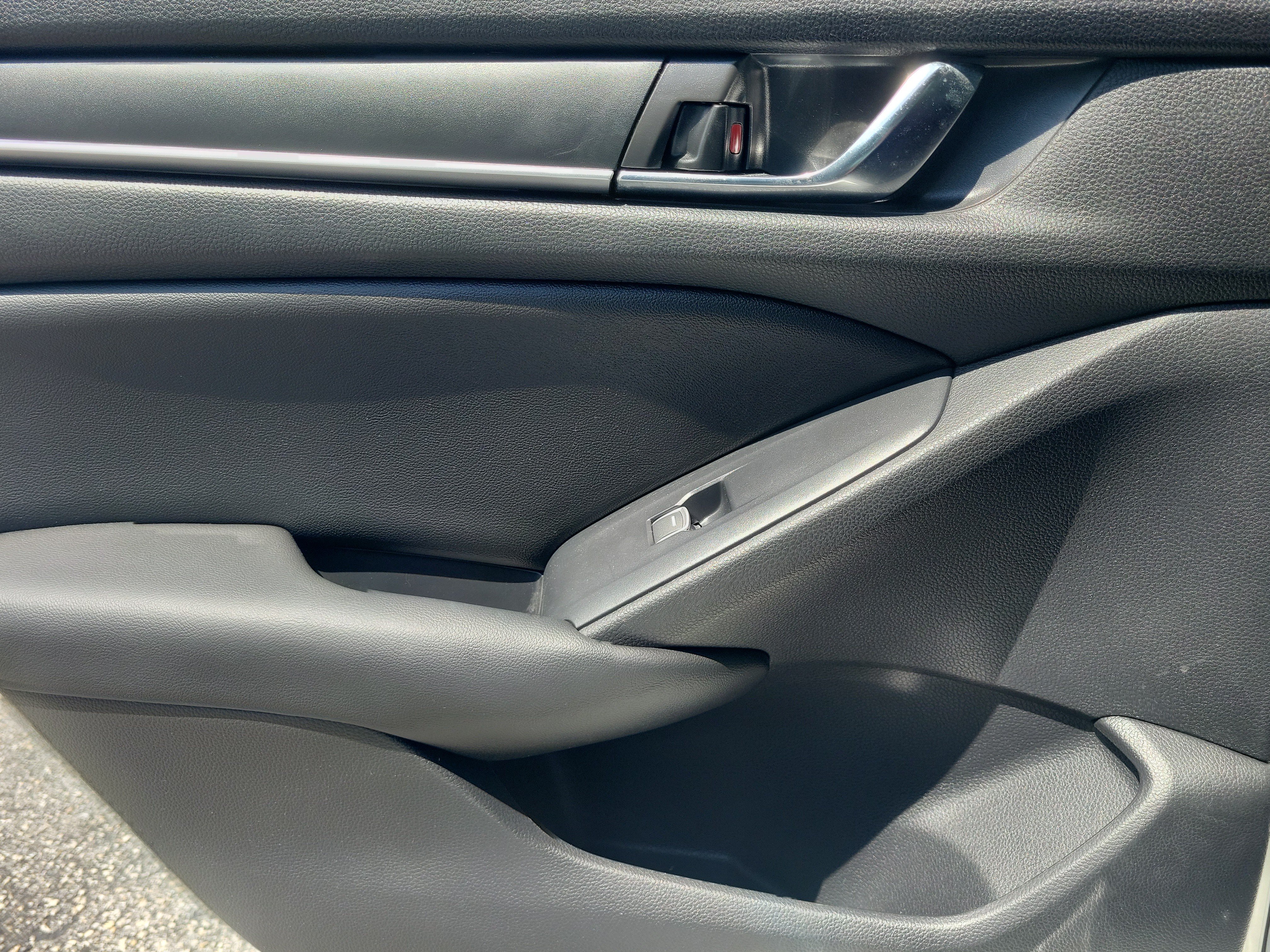 Used 2019 Honda Accord Sport image 14