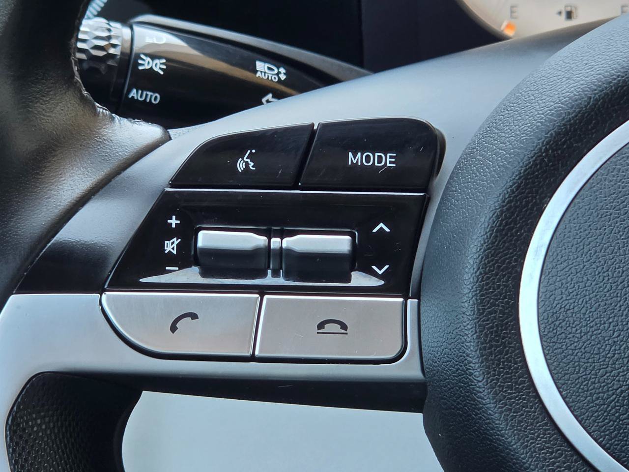Used 2022 Hyundai Elantra Limited FWD image 18
