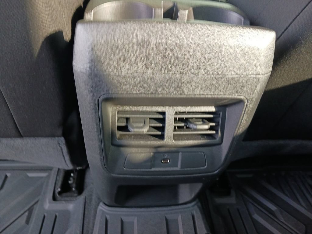 Used 2025 Chevrolet Colorado LT AWD/4WD image 23