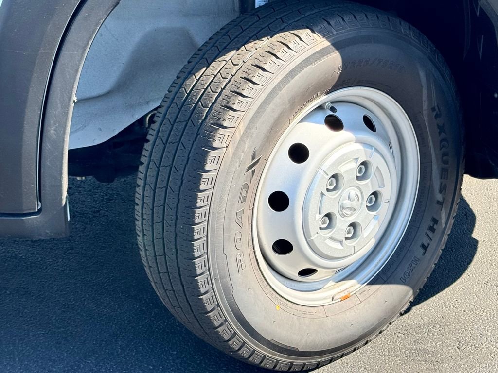 Used 2023 RAM ProMaster 2500 w/ Convenience Group FWD image 9