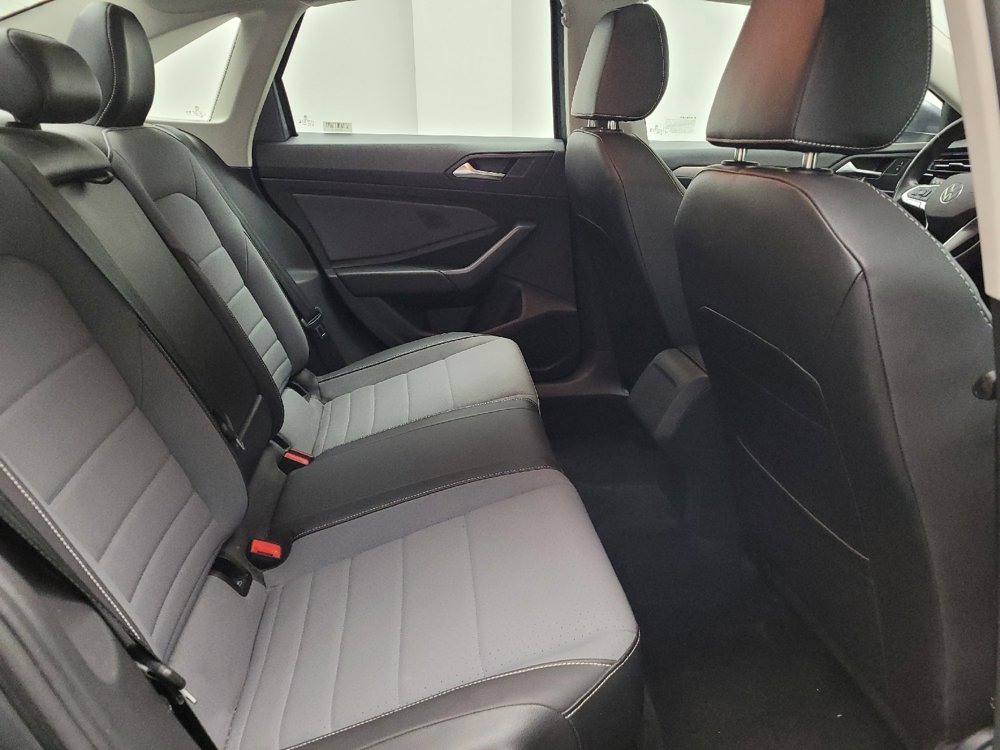 Used 2025 Volkswagen Jetta SE FWD image 19