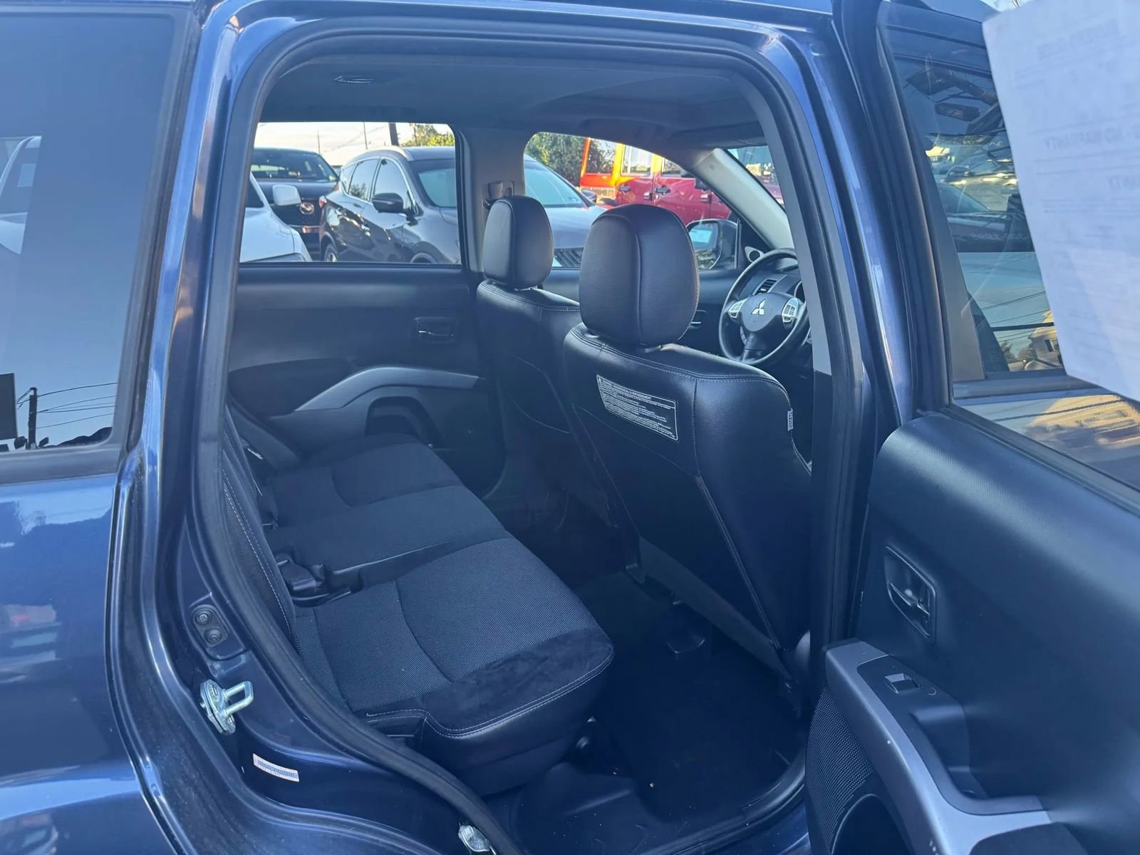 Used 2009 Mitsubishi Outlander SE image 17