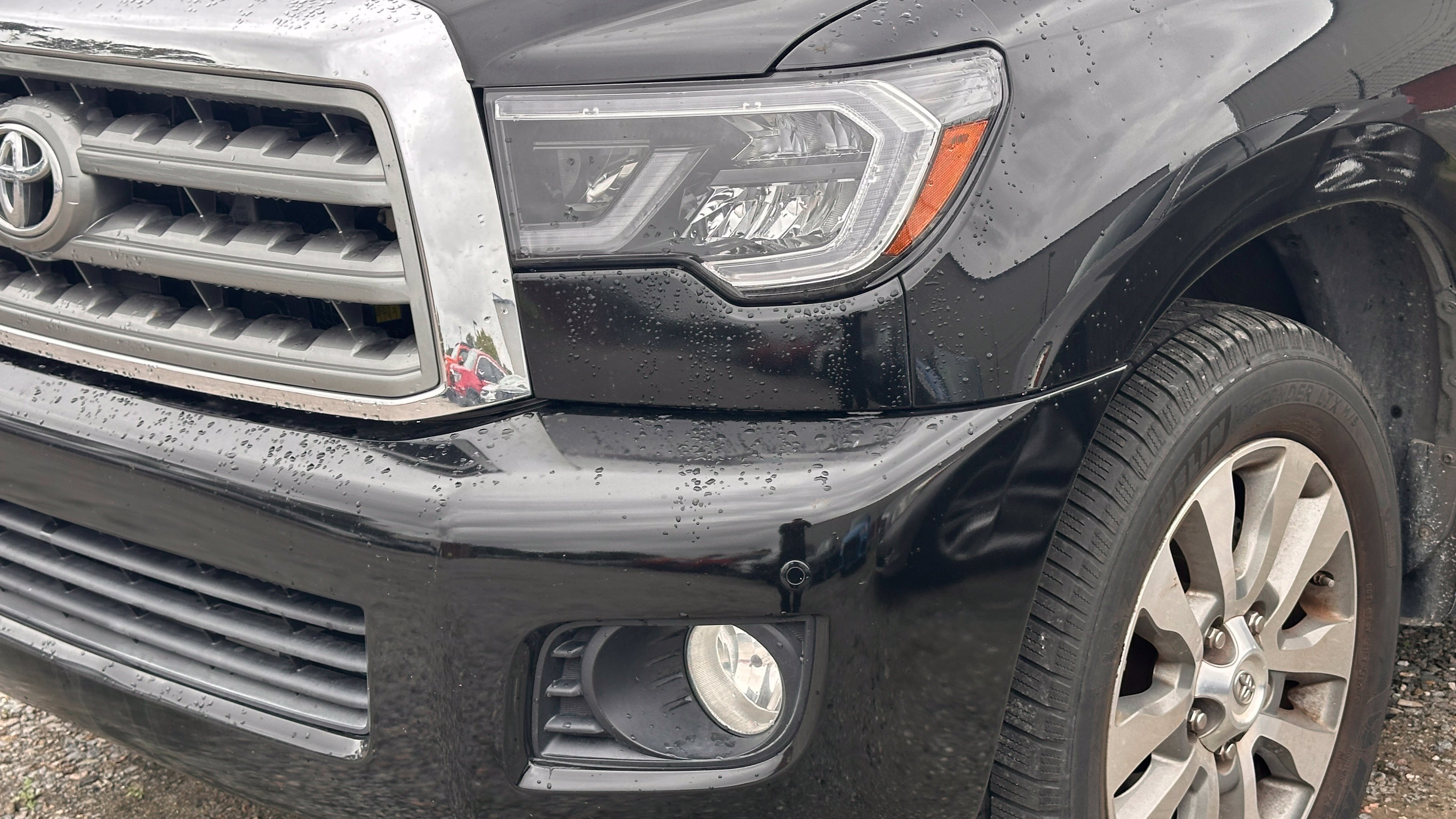 Used 2017 Toyota Sequoia Limited w/ Safety & Convenience Package AWD/4WD image 2