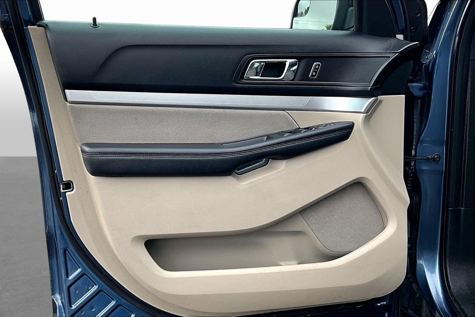 Used 2018 Ford Explorer FWD image 16
