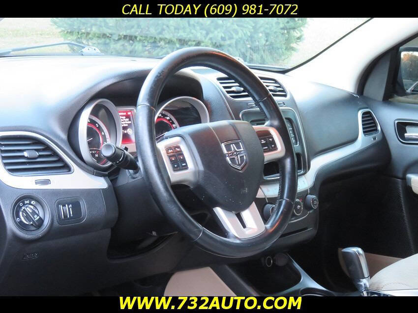 Used 2015 Dodge Journey SXT w/ Flexible Seating Group image 26