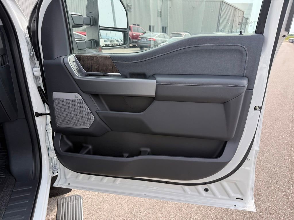 New 2026 Ford F350 4x4 Crew Cab DRW Super Duty image 20