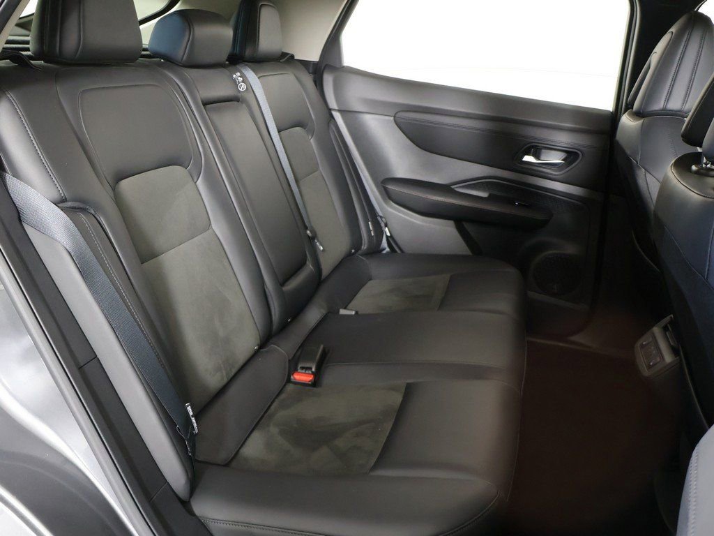 Used 2023 Nissan Ariya FWD image 34