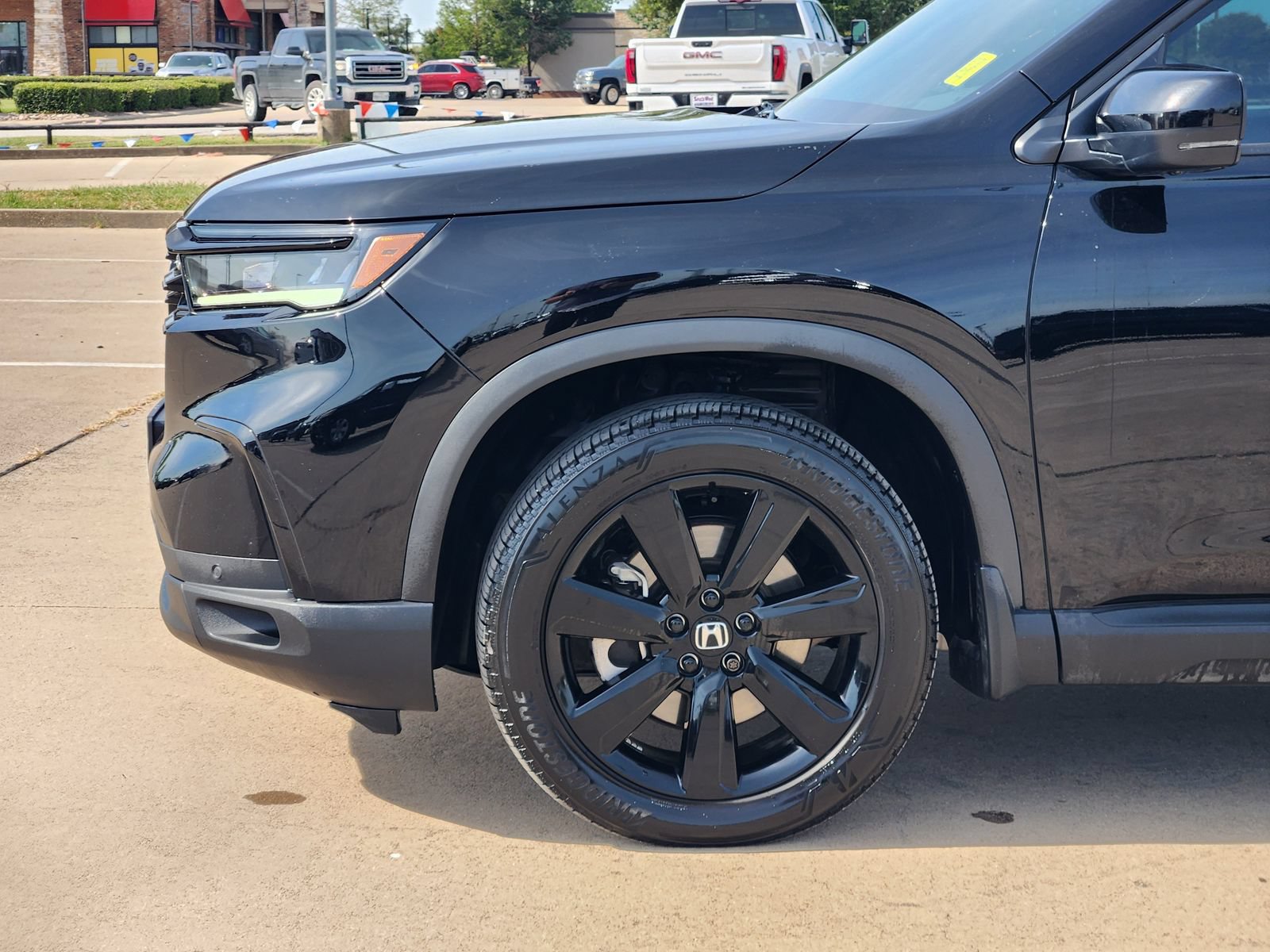 Used 2025 Honda Pilot Black Edition image 10