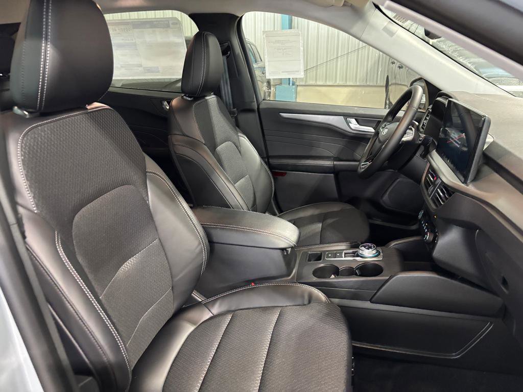 New 2026 Ford Escape SE FWD image 15