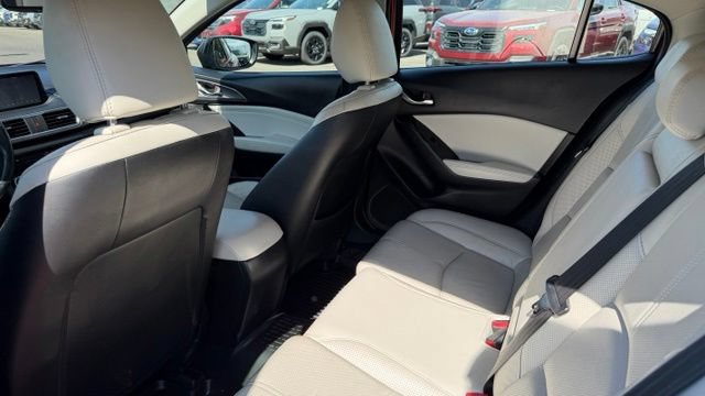 Used 2018 MAZDA MAZDA3 Grand Touring w/ Premium Equipment Package FWD image 15