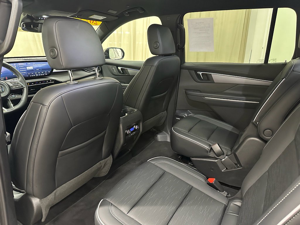 Used 2025 Buick Enclave Sport Touring image 18