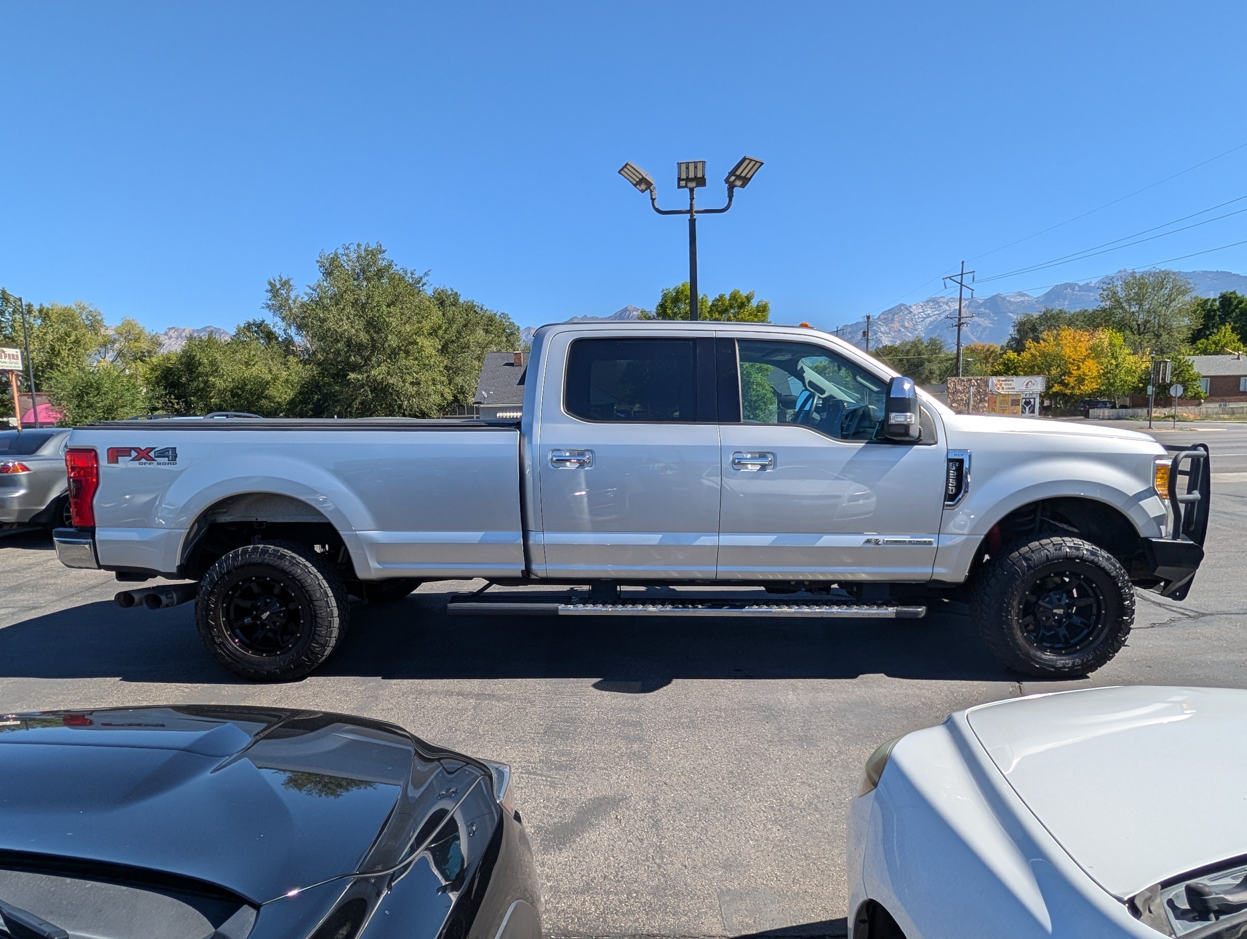 Used 2017 Ford F250 XLT w/ XLT Premium Package AWD/4WD image 25