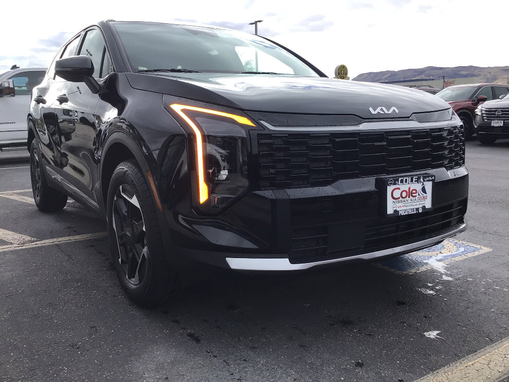 New 2026 Kia Sportage S