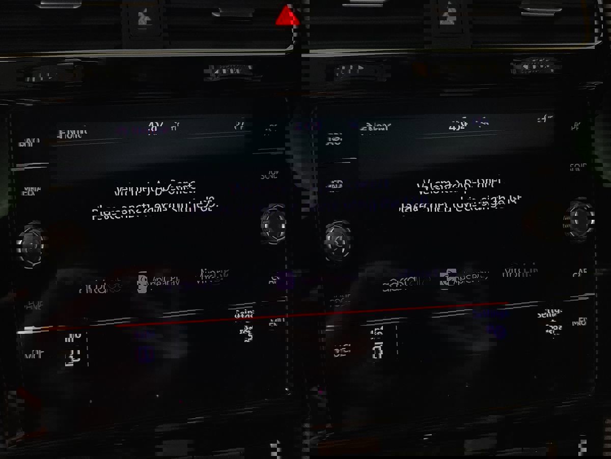 Used 2019 Volkswagen GTI SE w/ SE Experience Package image 34