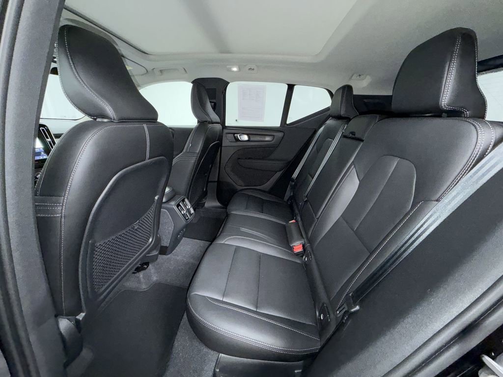 Used 2024 Volvo XC40 B5 Plus w/ Climate Package AWD/4WD image 8