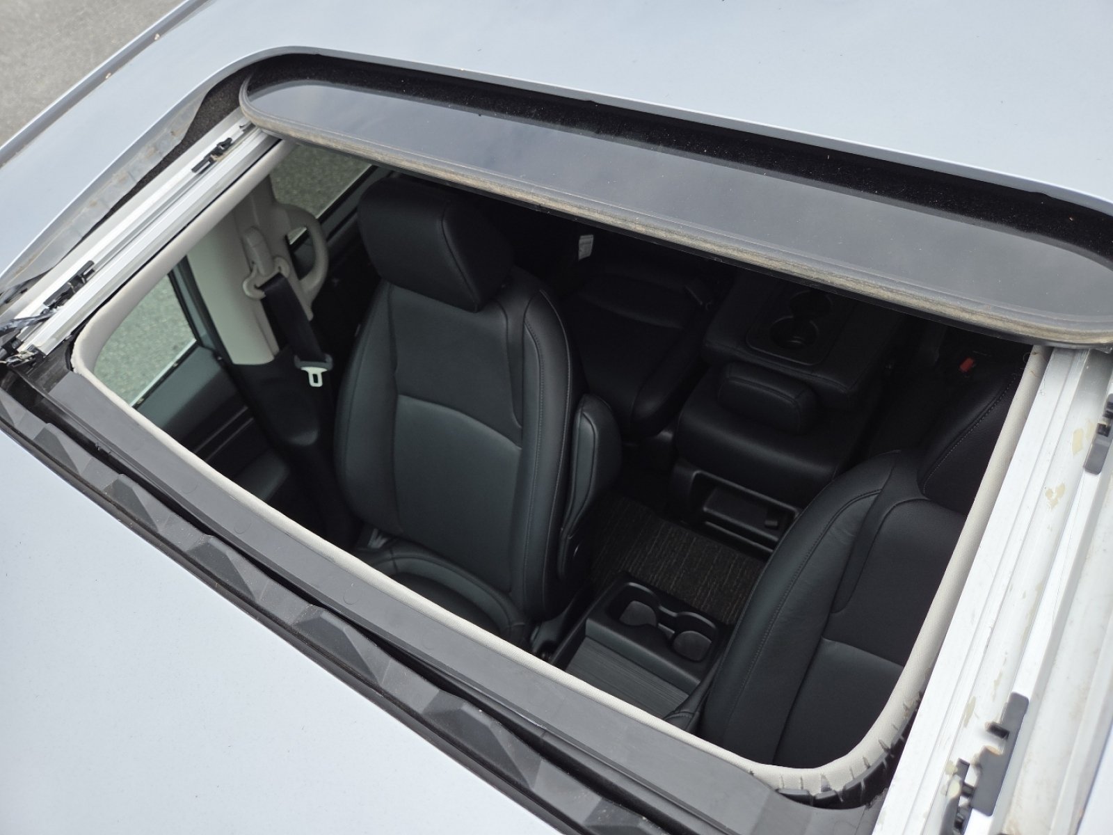 Used 2025 Honda Odyssey EX-L image 3