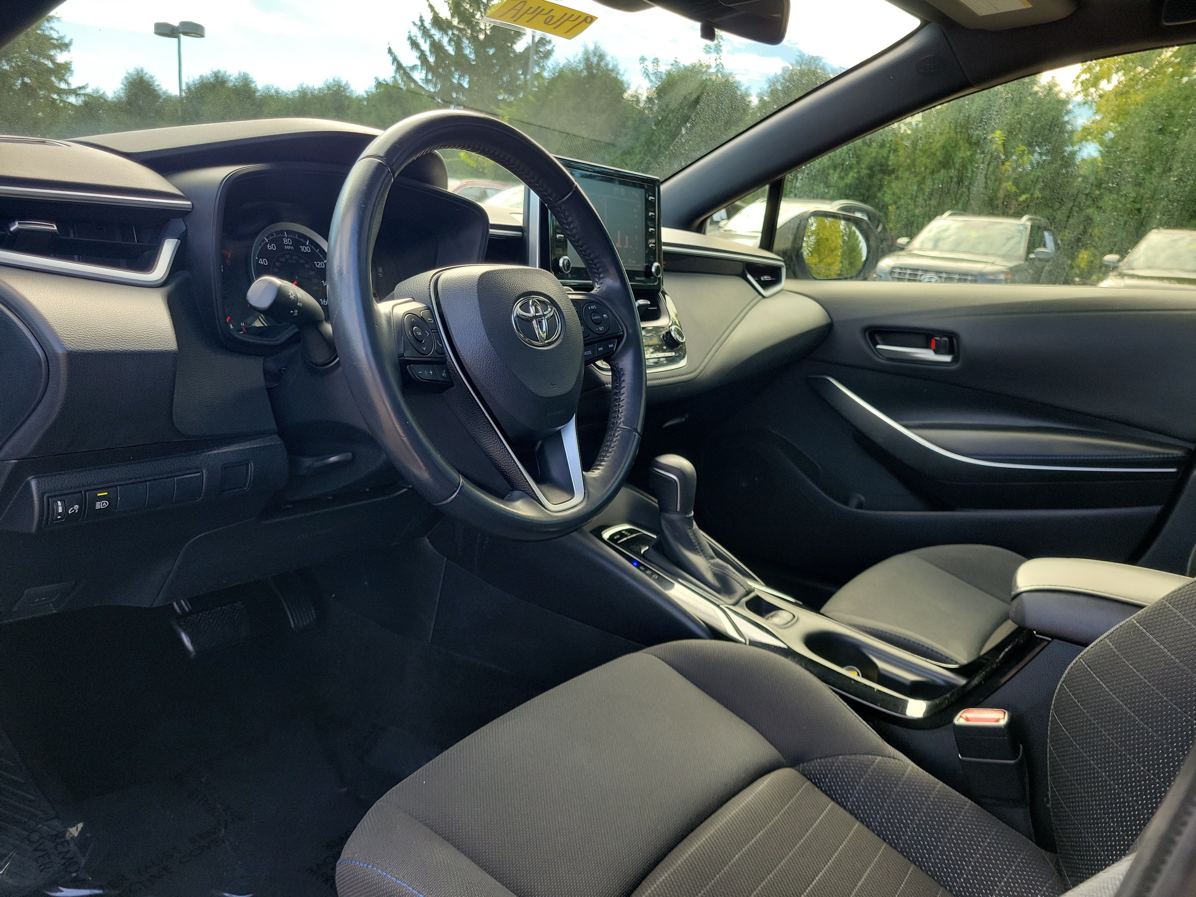 Used 2021 Toyota Corolla SE w/ SE Premium Package FWD image 19
