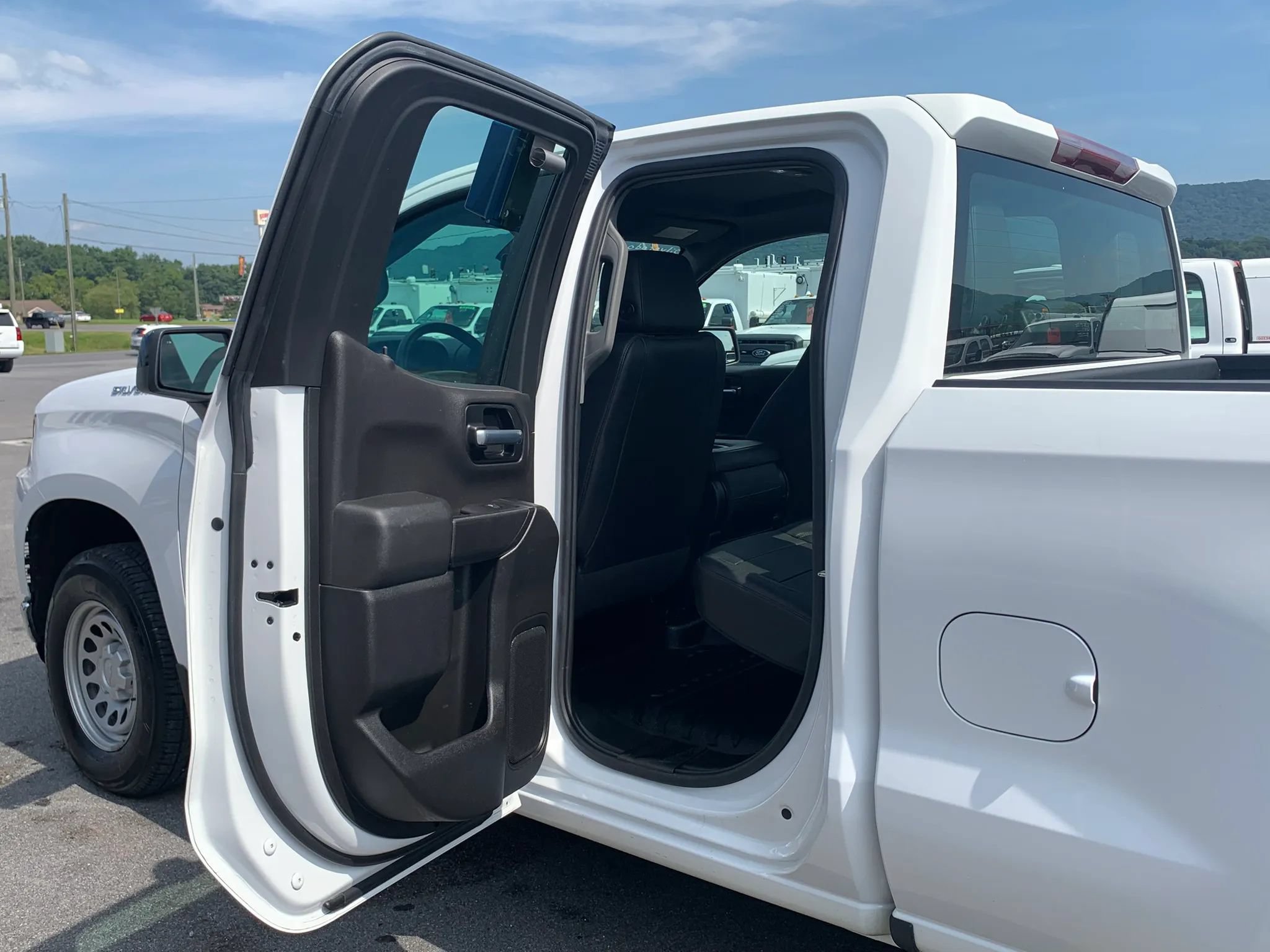 Used 2020 Chevrolet Silverado 1500 W/T w/ WT Safety Package AWD/4WD image 24