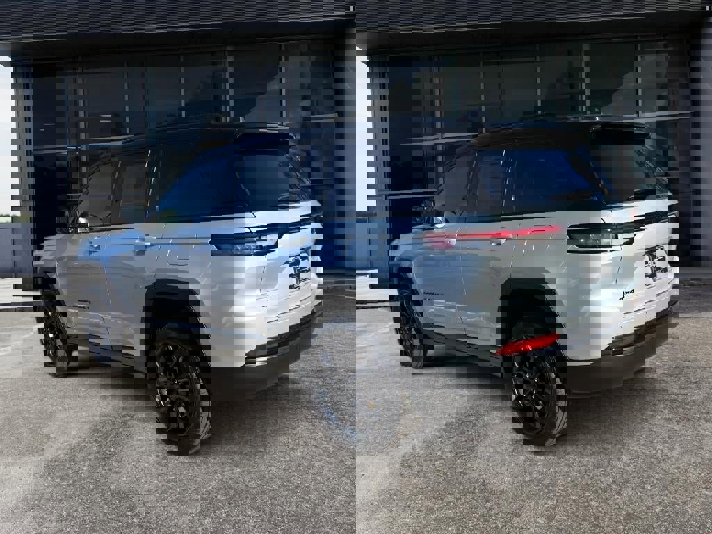 New 2025 Jeep Grand Cherokee Limited image 5