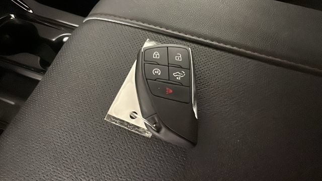 Used 2024 GMC Sierra 1500 AT4 w/ Technology Package AWD/4WD image 20