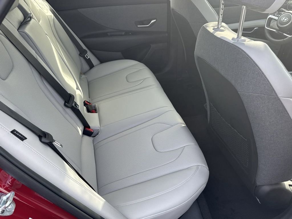 New 2025 Hyundai Elantra Limited FWD image 15