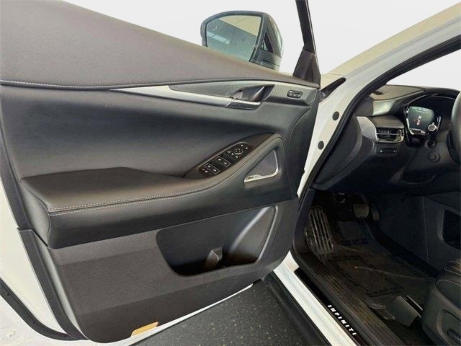 Used 2025 INFINITI QX60 Luxe image 74