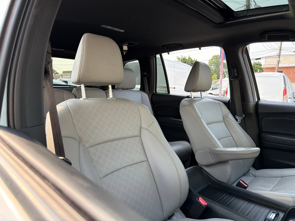 Used 2022 Honda Passport Elite image 11