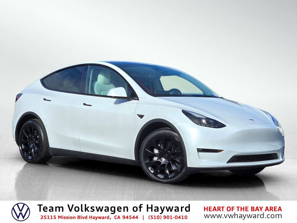 Used 2023 Tesla Model Y Long Range image 1