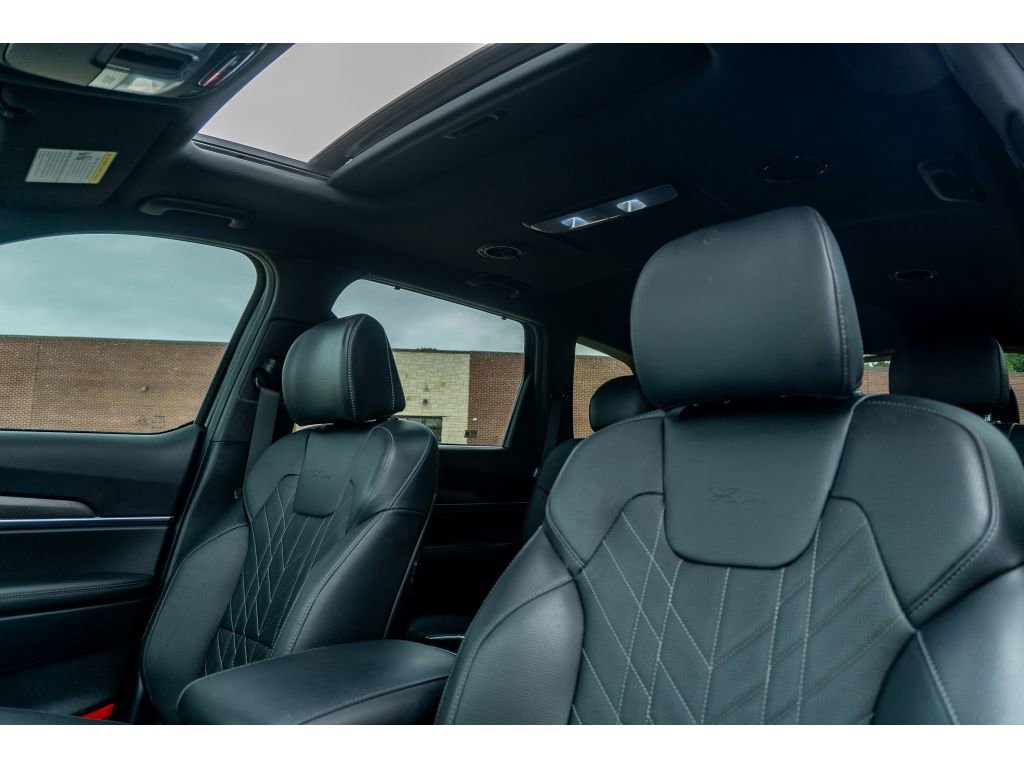 Used 2025 Kia Telluride AWD image 13