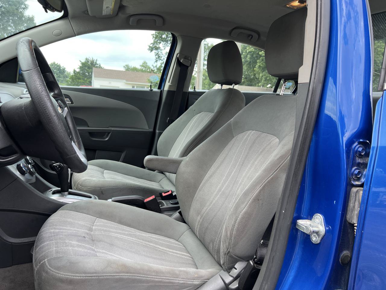 Used 2017 Chevrolet Sonic LT FWD image 17