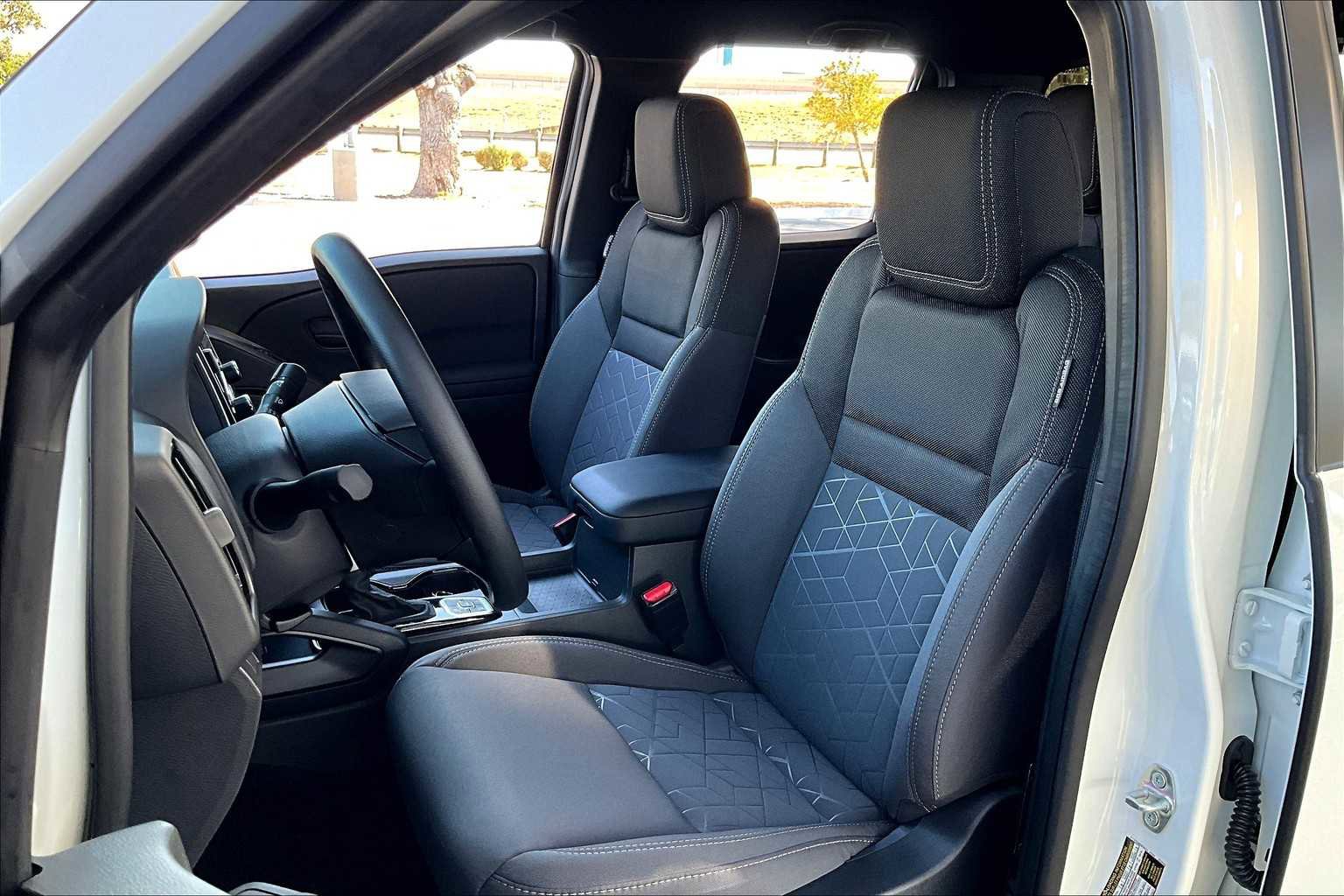 New 2026 Nissan Frontier SV image 9