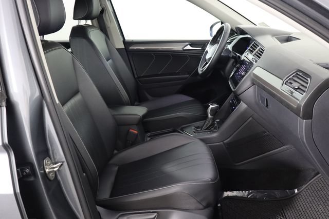 Used 2023 Volkswagen Tiguan SE FWD image 17