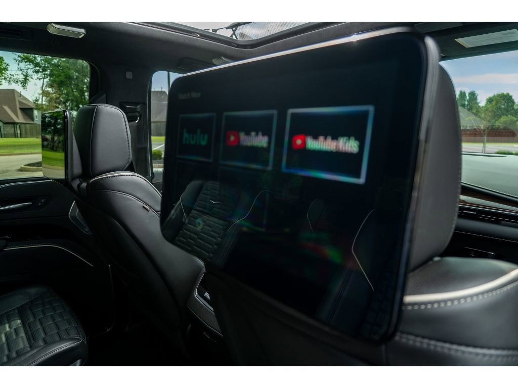 Used 2022 Cadillac Escalade Sport Platinum w/ LPO, ONYX Package AWD/4WD image 21