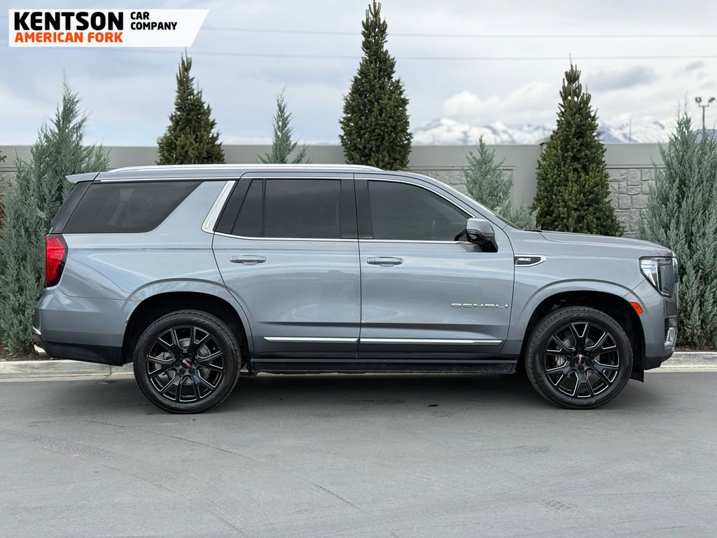 Used 2021 GMC Yukon Denali w/ Denali Premium Package image 11
