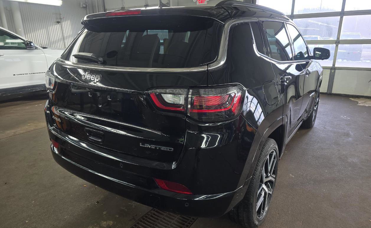 Used 2024 Jeep Compass Limited w/ Elite Group image 3