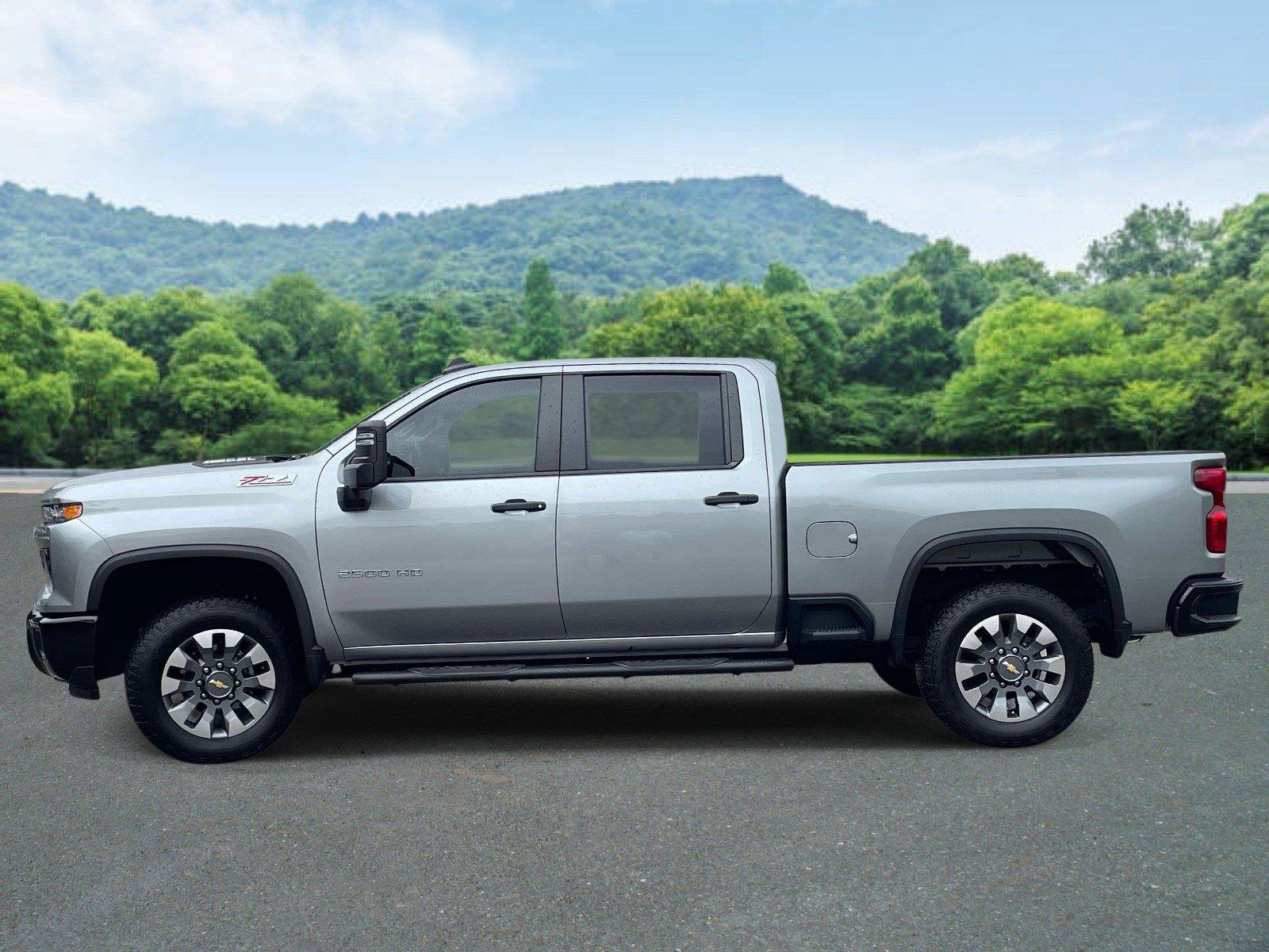 Used 2025 Chevrolet Silverado 2500 Custom w/ Custom Value Package AWD/4WD image 6
