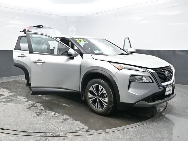 Used 2023 Nissan Rogue SV image 40