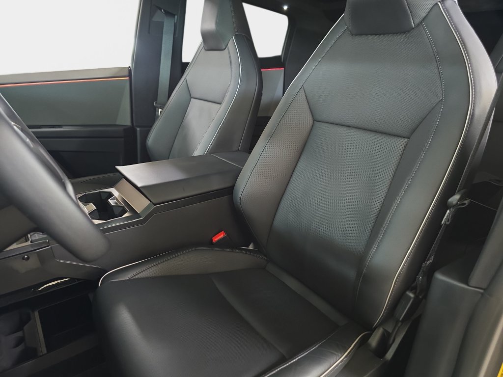 Used 2024 Tesla Cybertruck Cyberbeast AWD/4WD image 17