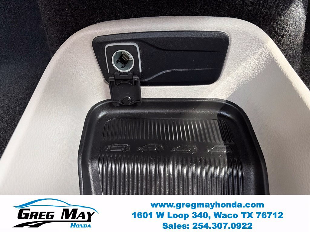 Used 2023 Chrysler Voyager LX FWD image 26