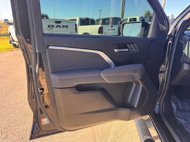 Used 2023 Chevrolet Colorado Z71 w/ Z71 Convenience Package 2 AWD/4WD image 38