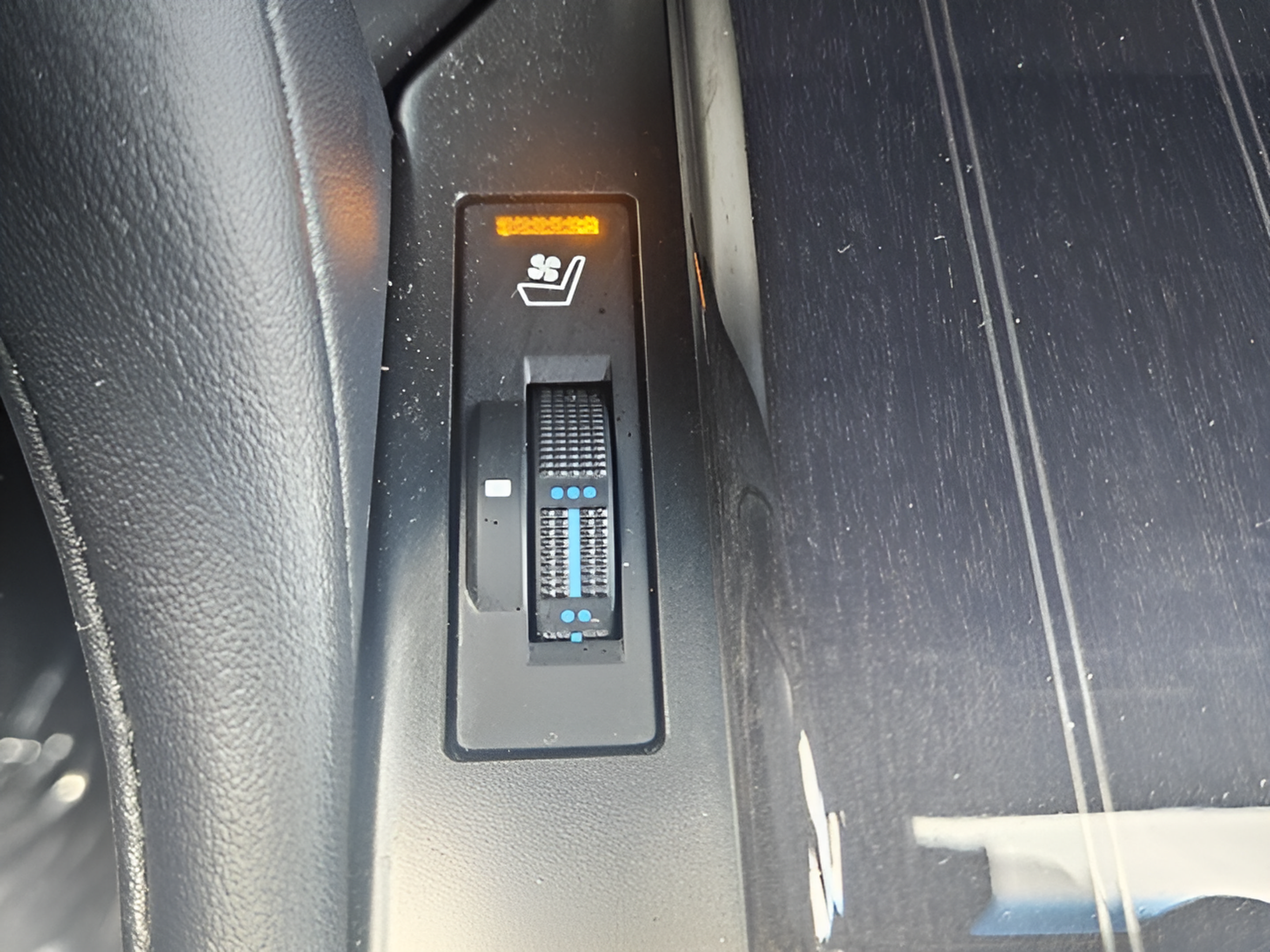 Certified 2023 Lexus GX 460 Luxury w/ Accessory Package AWD/4WD image 21