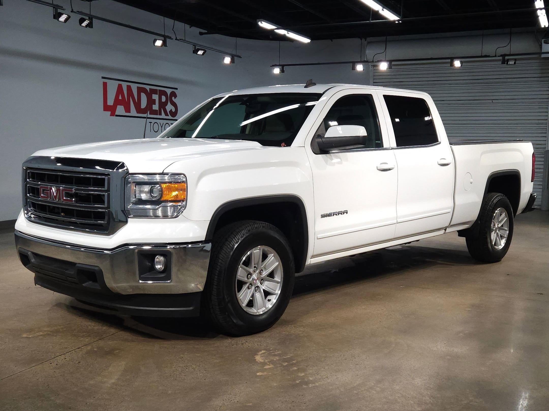 Used 2014 GMC Sierra 1500 SLE w/ SLE Value Package image 3