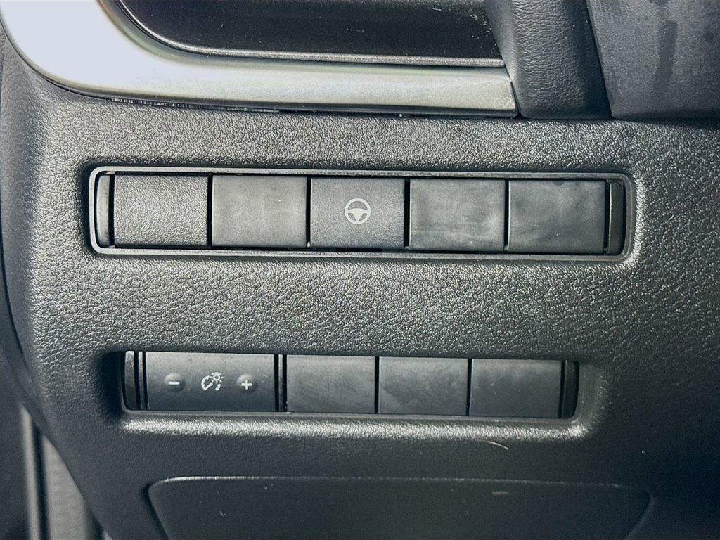 Certified 2022 Nissan Rogue SV image 19